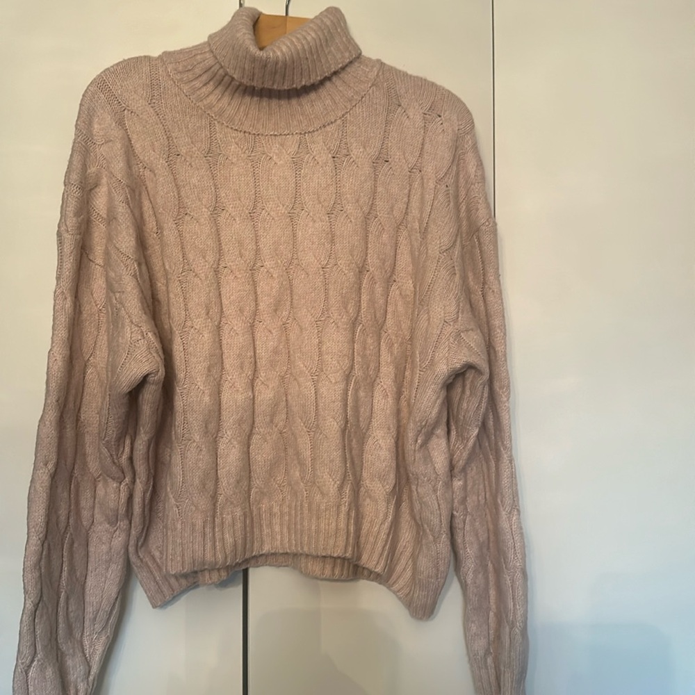 Soft cute sweater! Clearance!